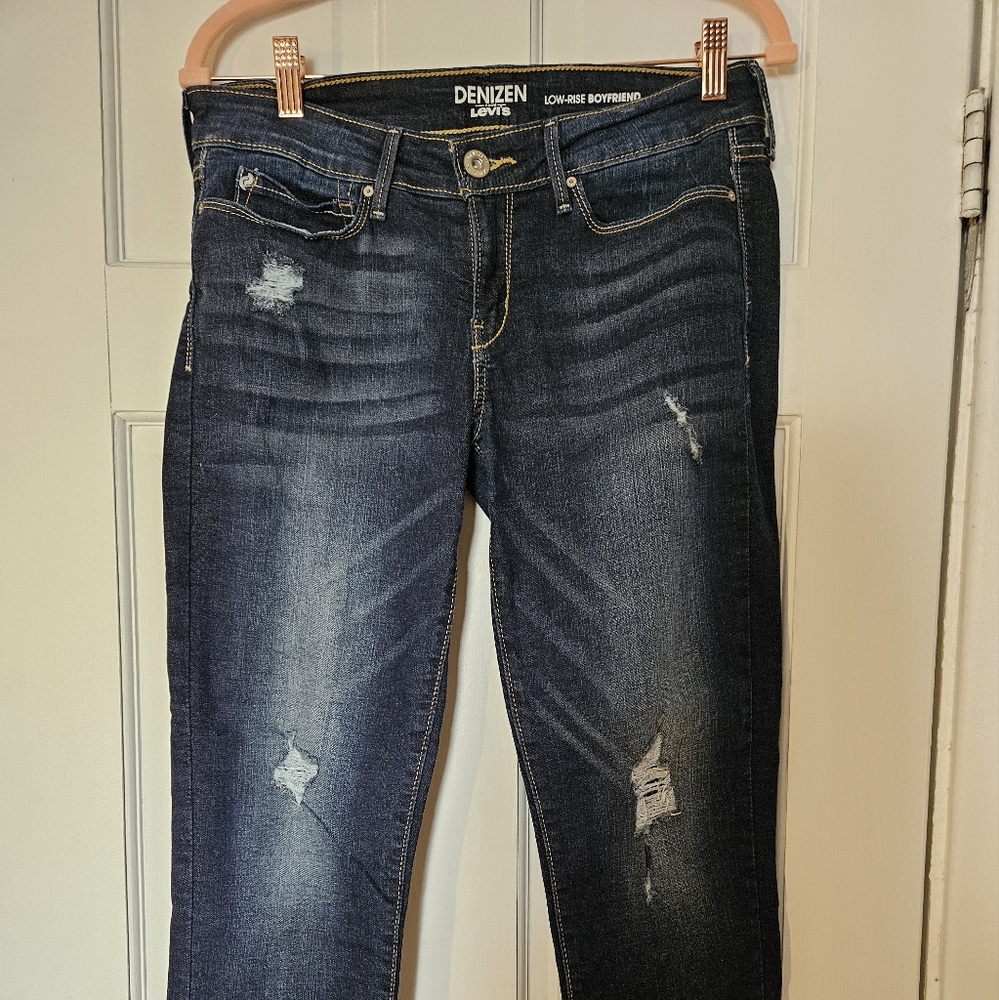 Juniors Denizen from Levi's low-rise boyfriend Jean